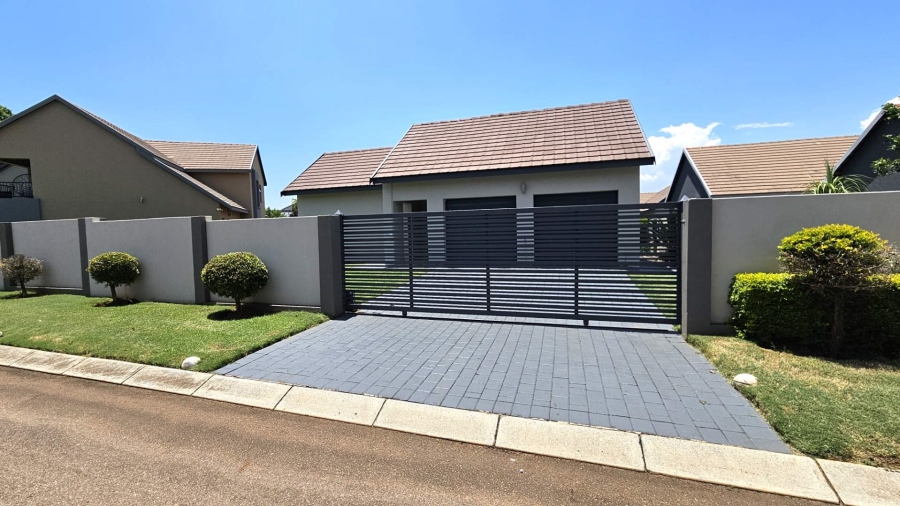 To Let 3 Bedroom Property for Rent in Melodie North West